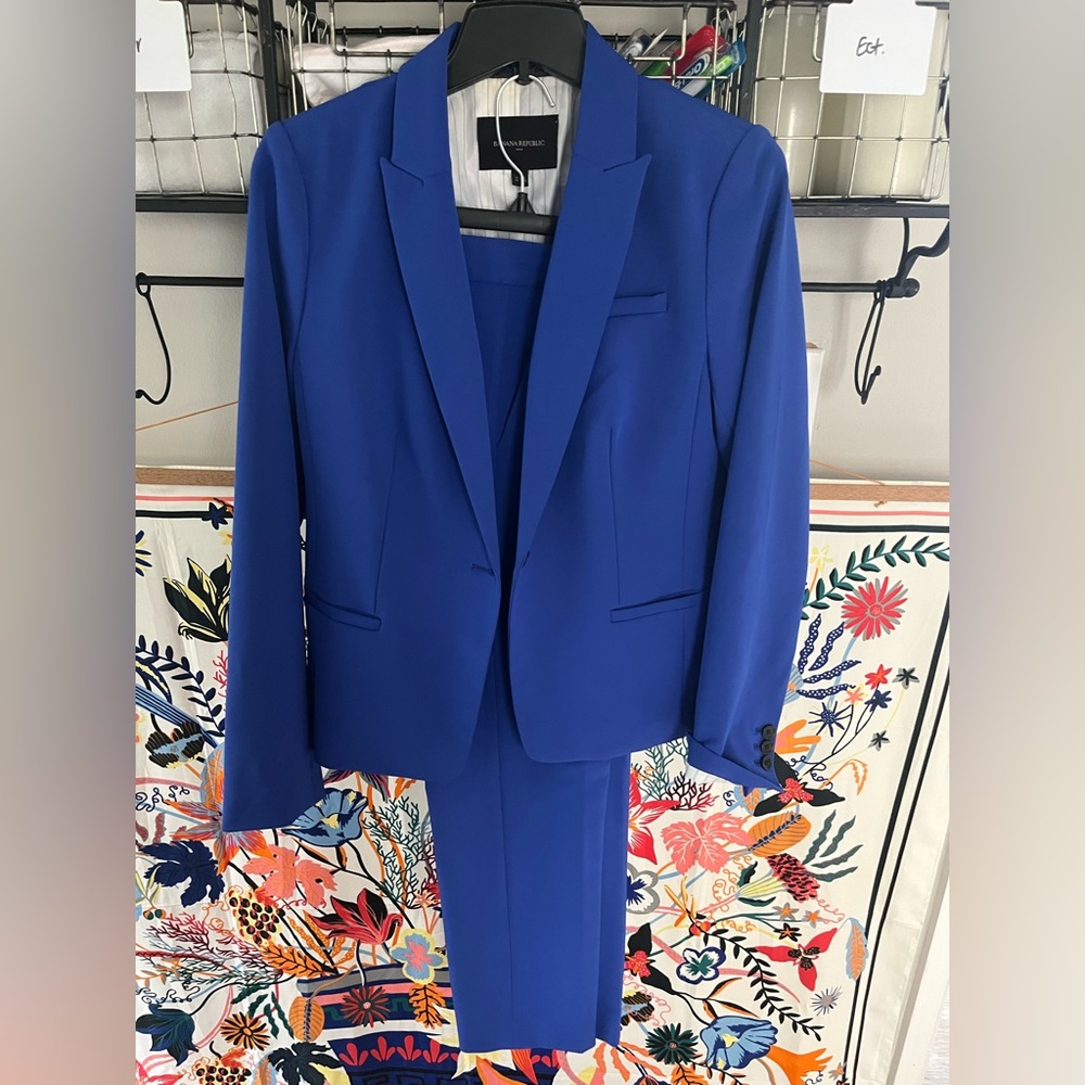 Bright blue Banana Republic Suit set size 8
